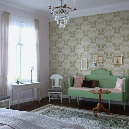 Old Wooden House In Tammisaari Semesterbostad