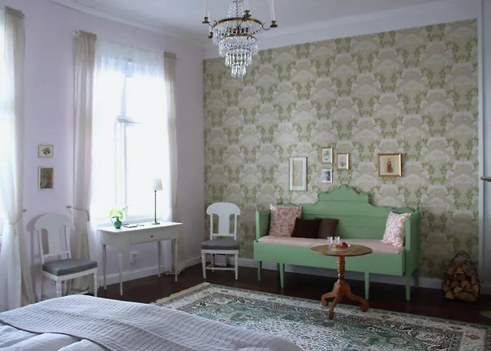 Old Wooden House In Tammisaari Feriehus